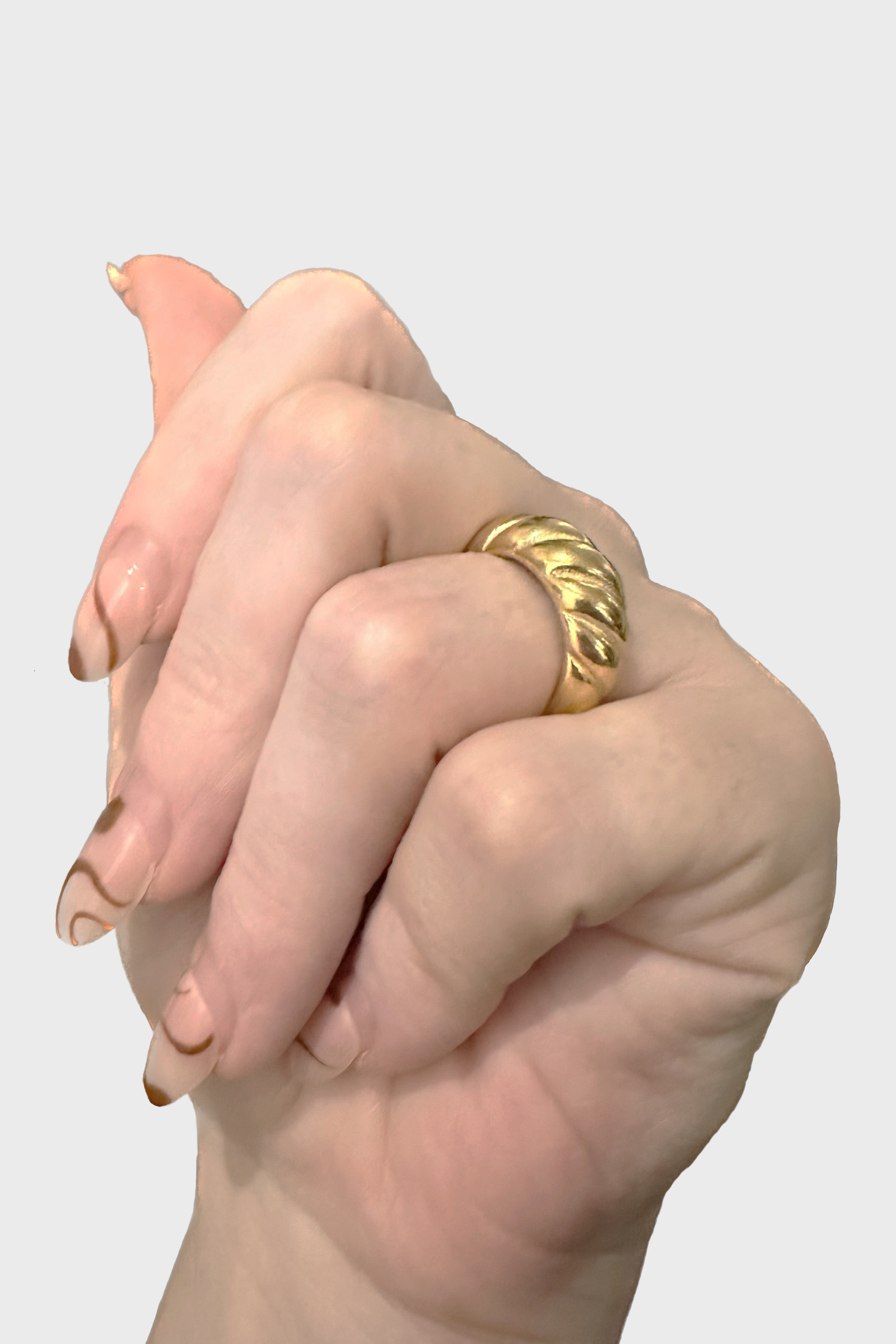 Croissant Ring in Gold