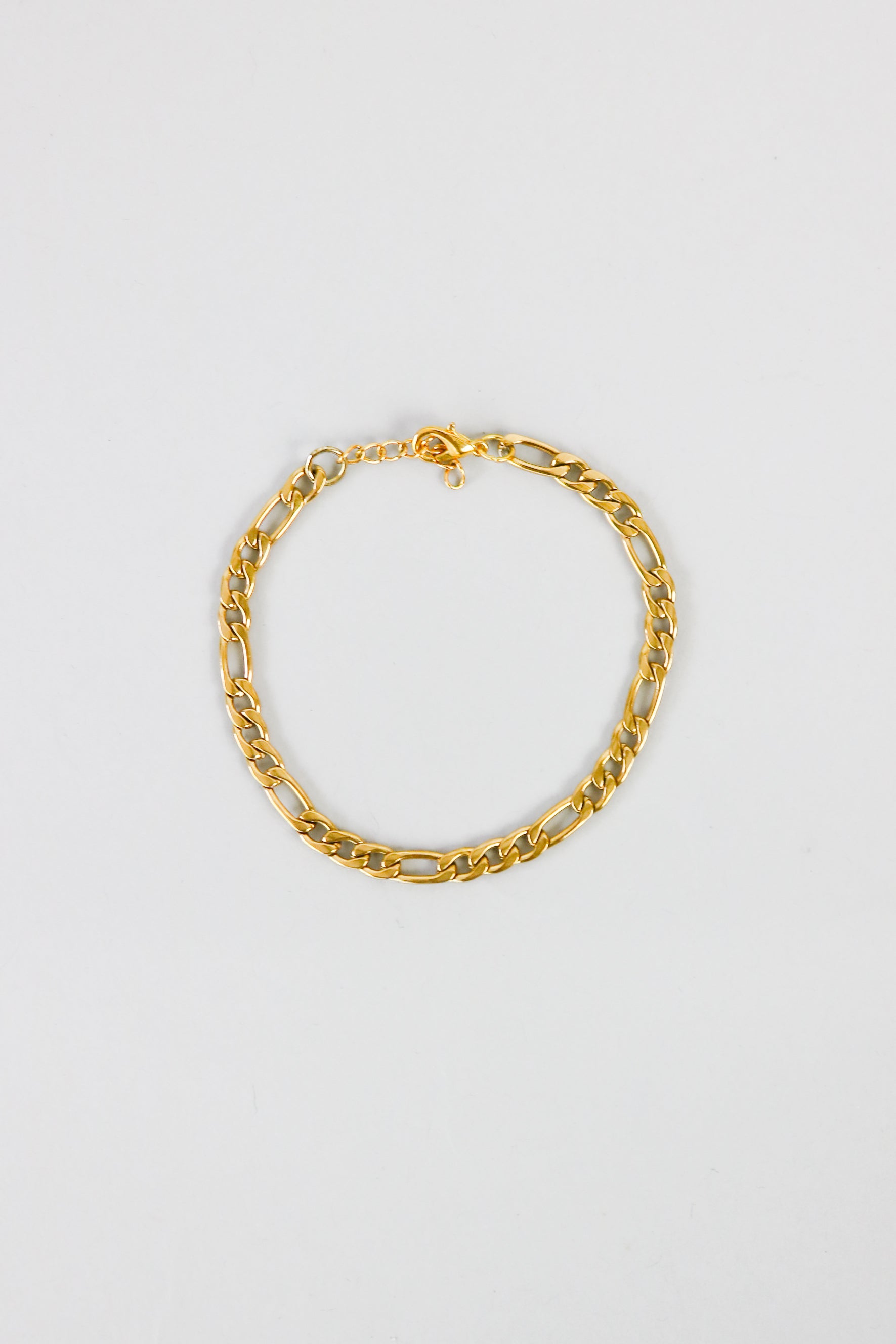 Standard Figaro Link Bracelet in Gold