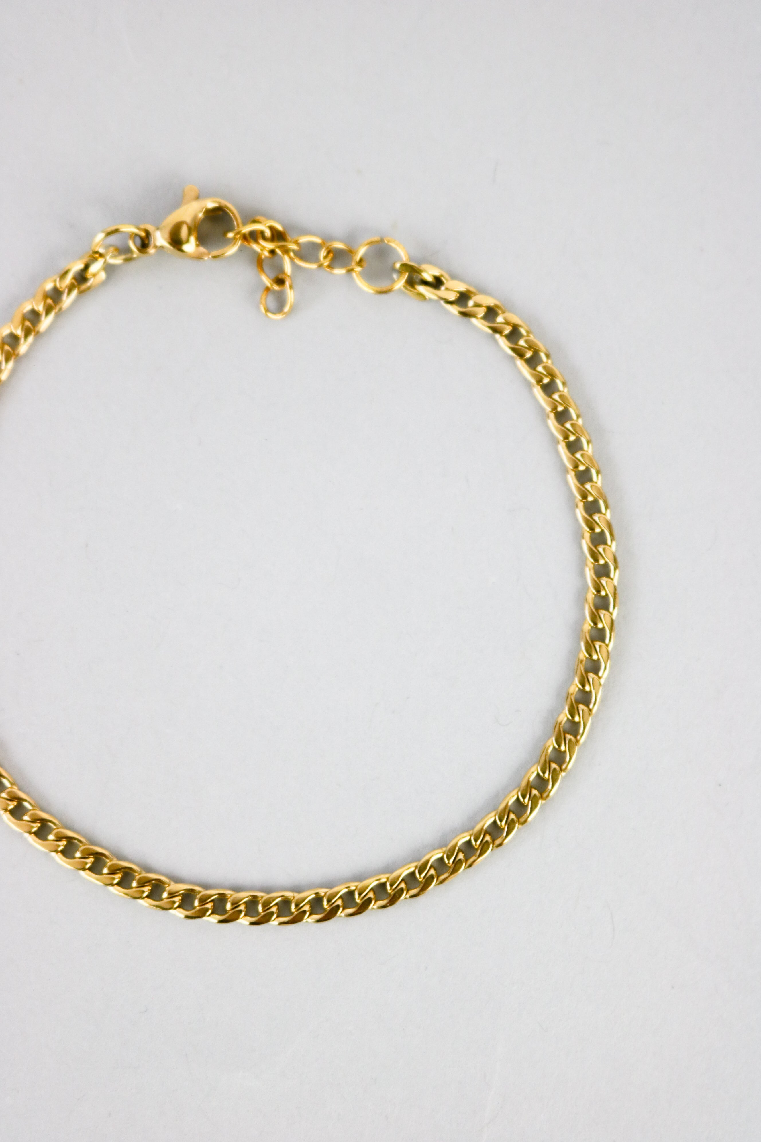 Delicate Cuban Link Bracelet in Gold