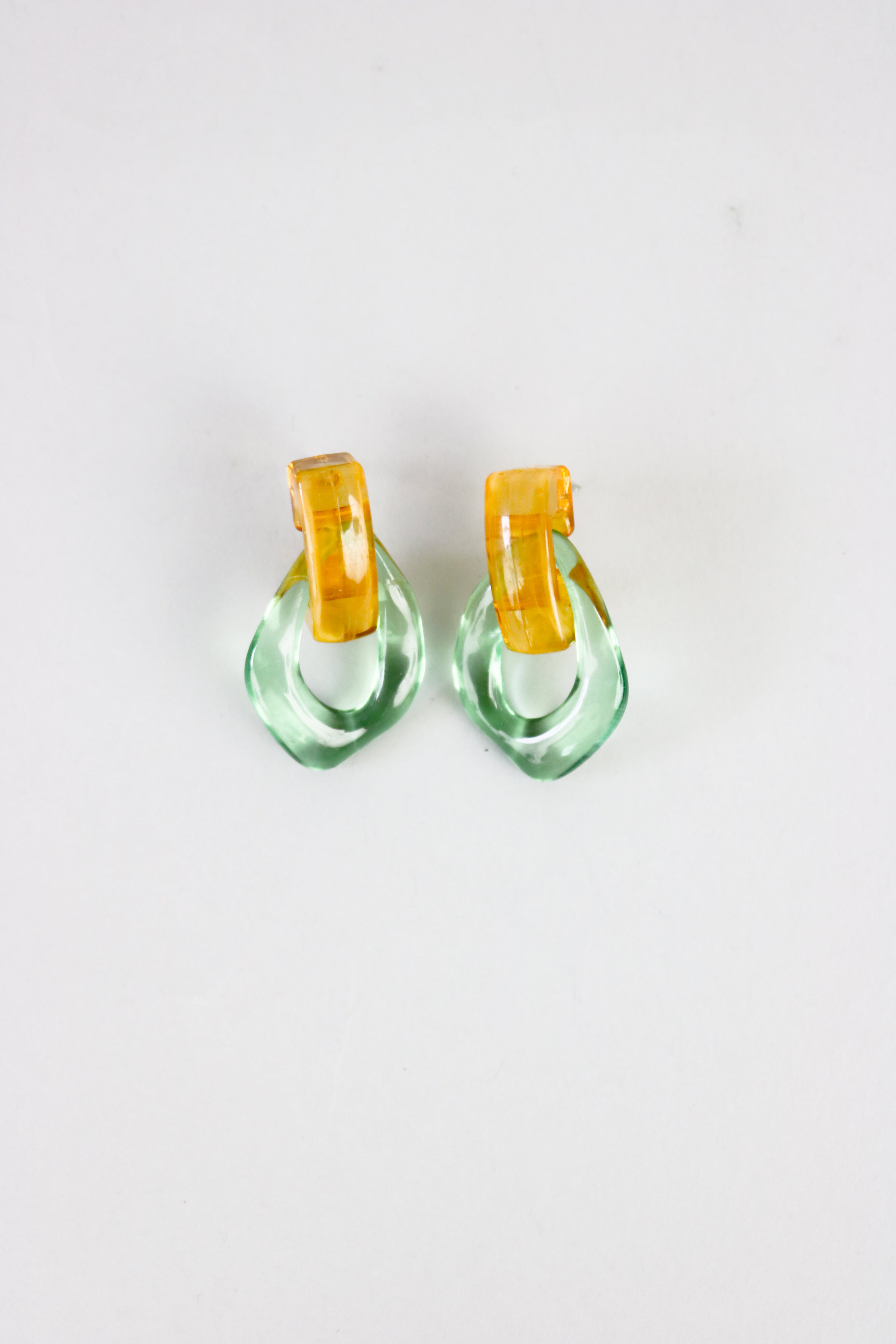 Gota Acrylic Dangler