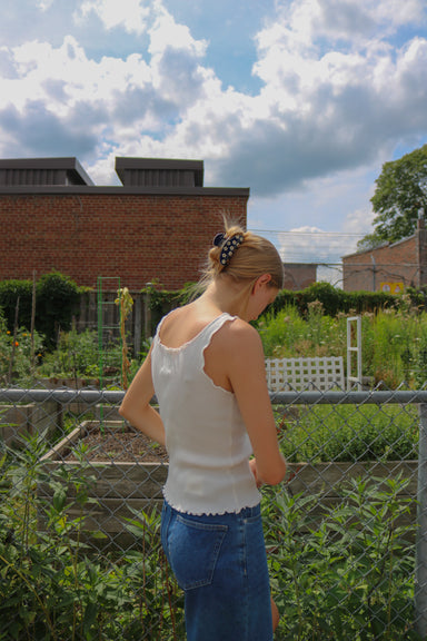 Maybe the cutest claw clip to exist on Queen Street. The Floral Etch Clip is cute and flirty, all while keeping it classy.