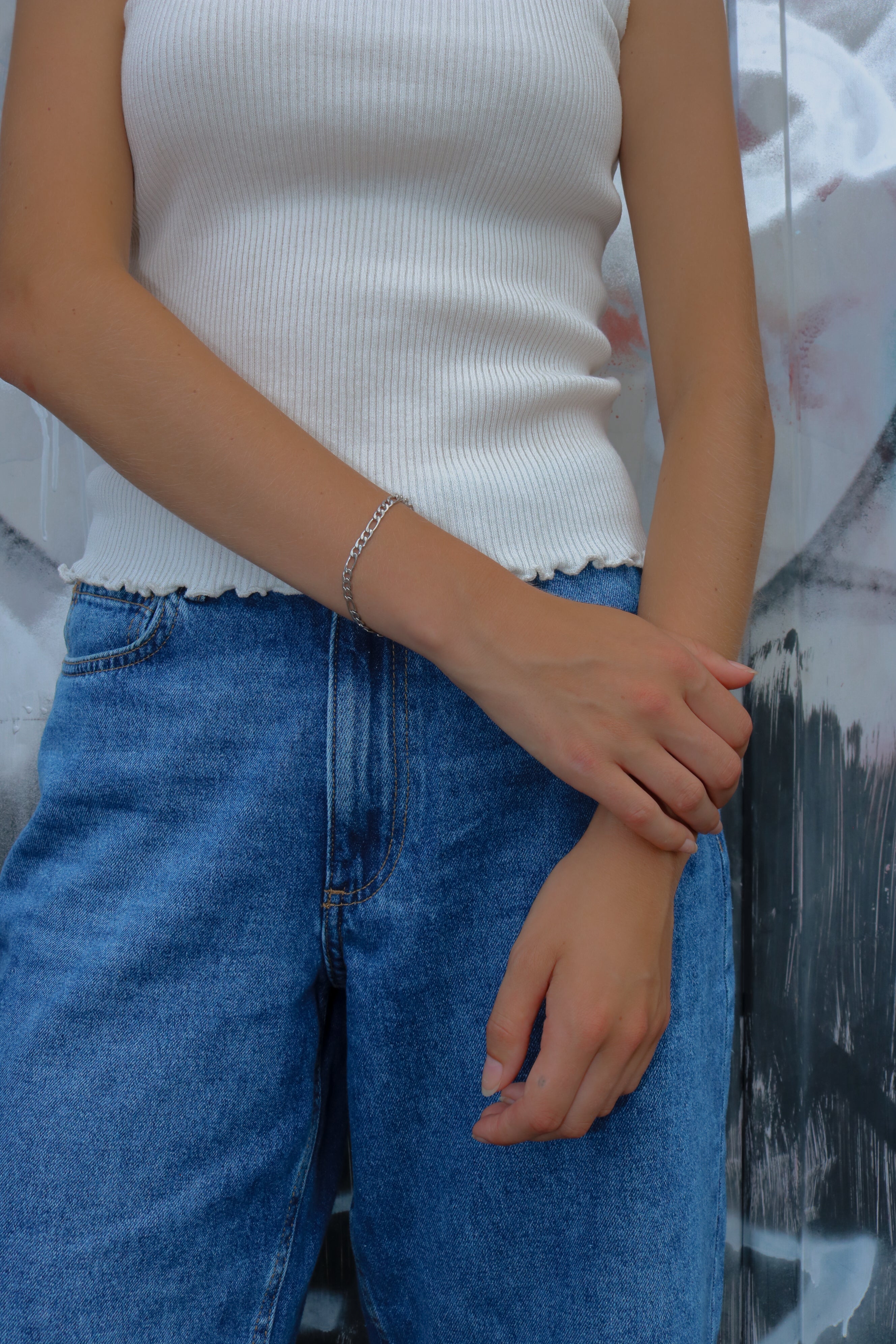 Delicate Figaro Link Bracelet in Silver