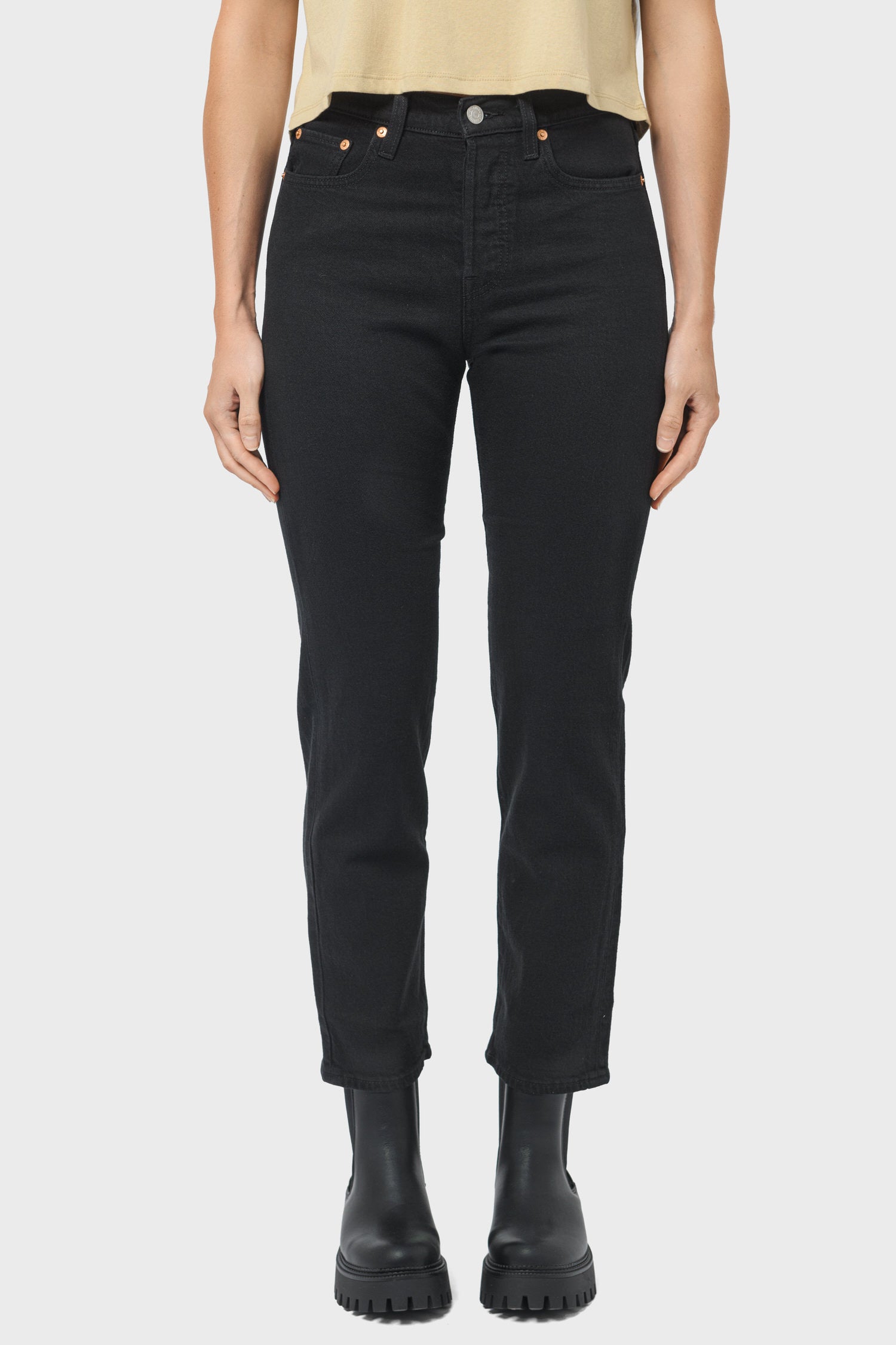 Women's Levi's Wedgie Straight Fit in Black Sprout