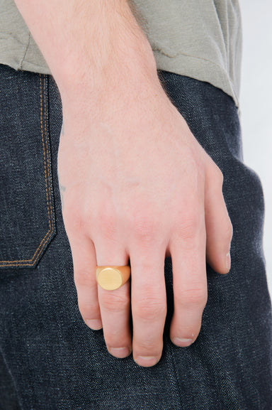 Circular Signet Ring in Gold - Philistine