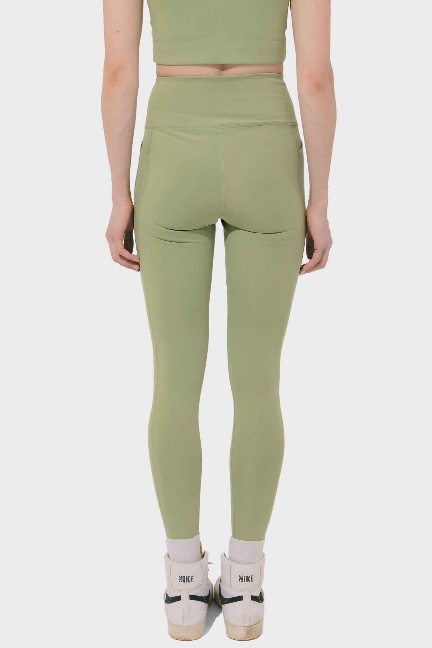 Women's Girlfriend Collective High Rise Compressive Pocket Legging in Mantis