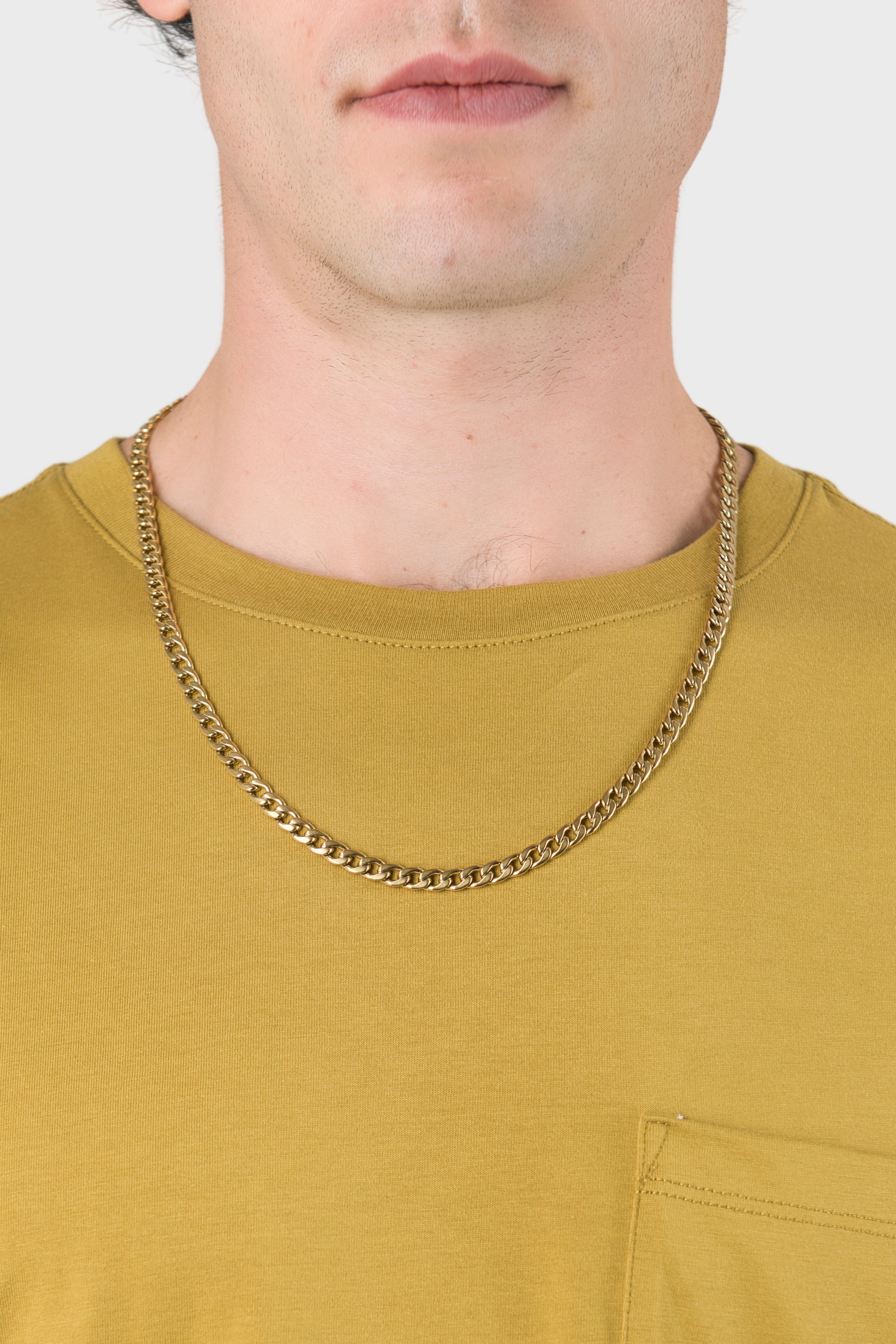Bold Cuban Chain in Gold