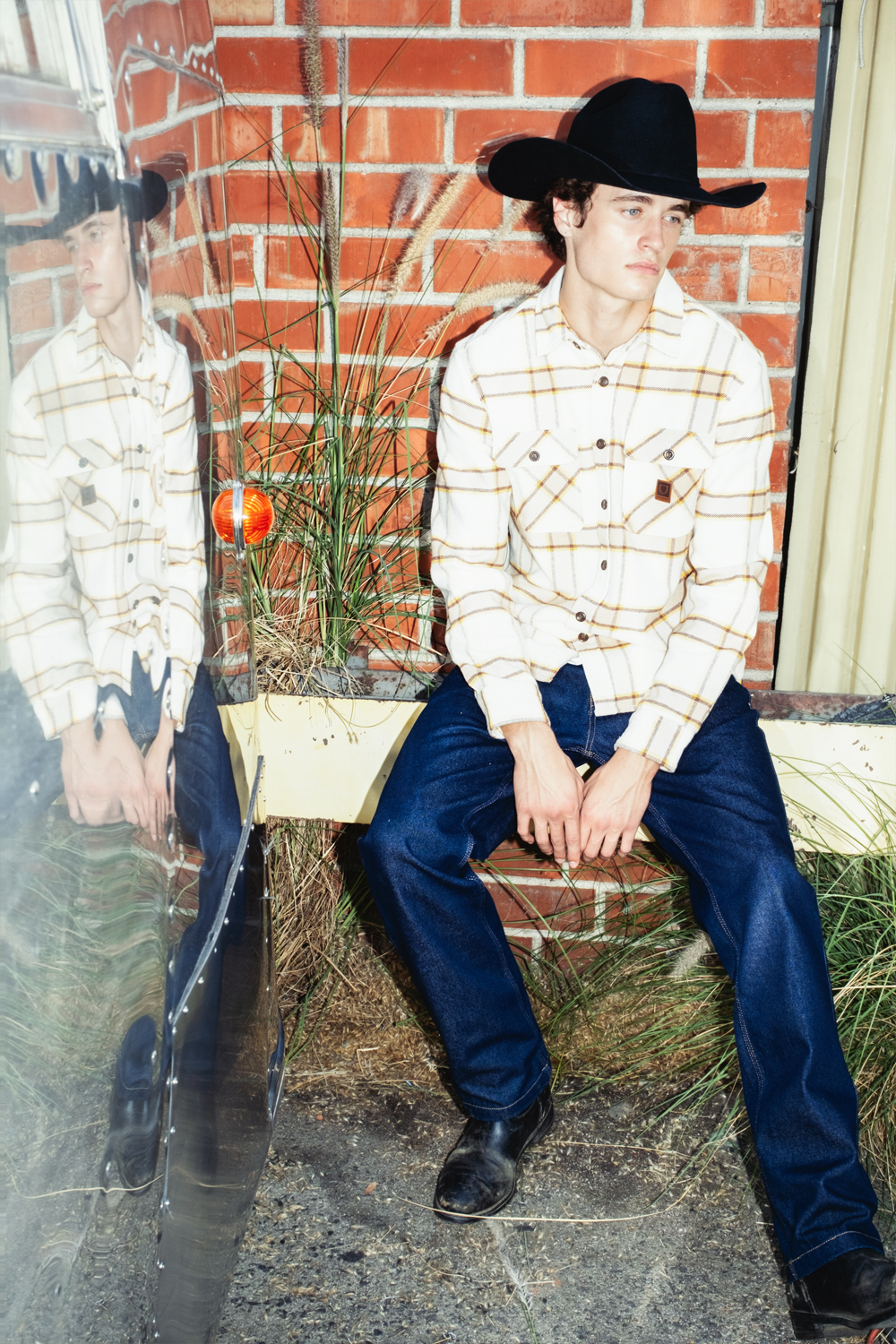 Men's Brixton Bowery Heavyweight Flannel in Whitecap & Pinecone Brown