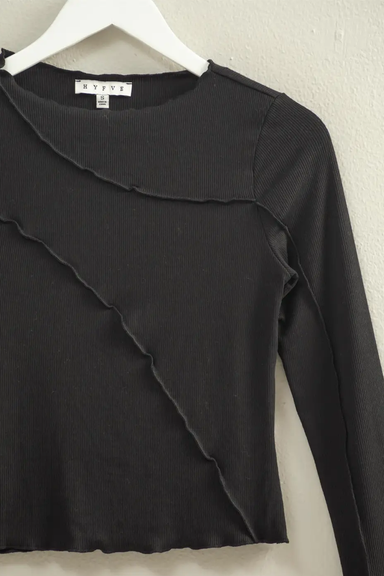 Women's Asymmetrical Raw Edge LS Top in Black