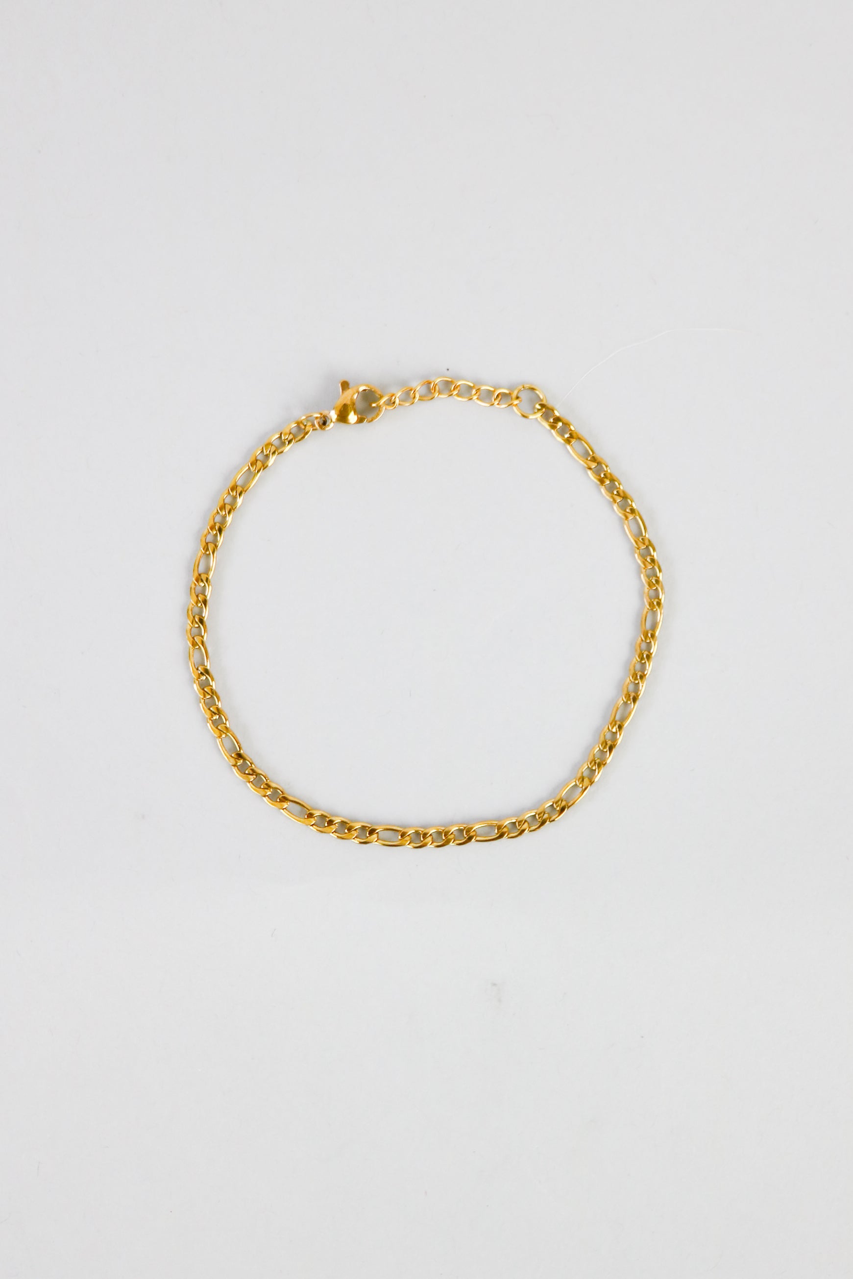 Delicate Figaro Link Bracelet in Gold