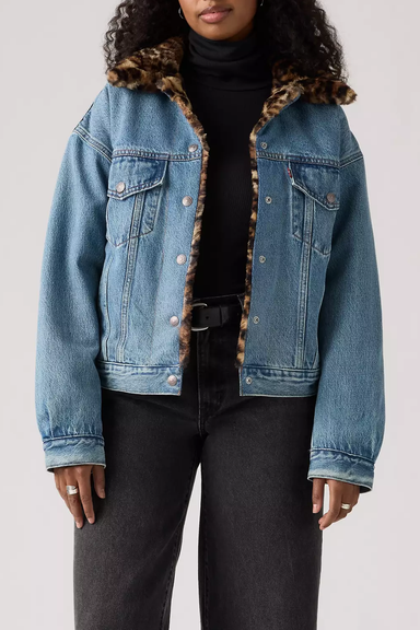 Women's Levi's 90's Fur Trucker in Dolly Day