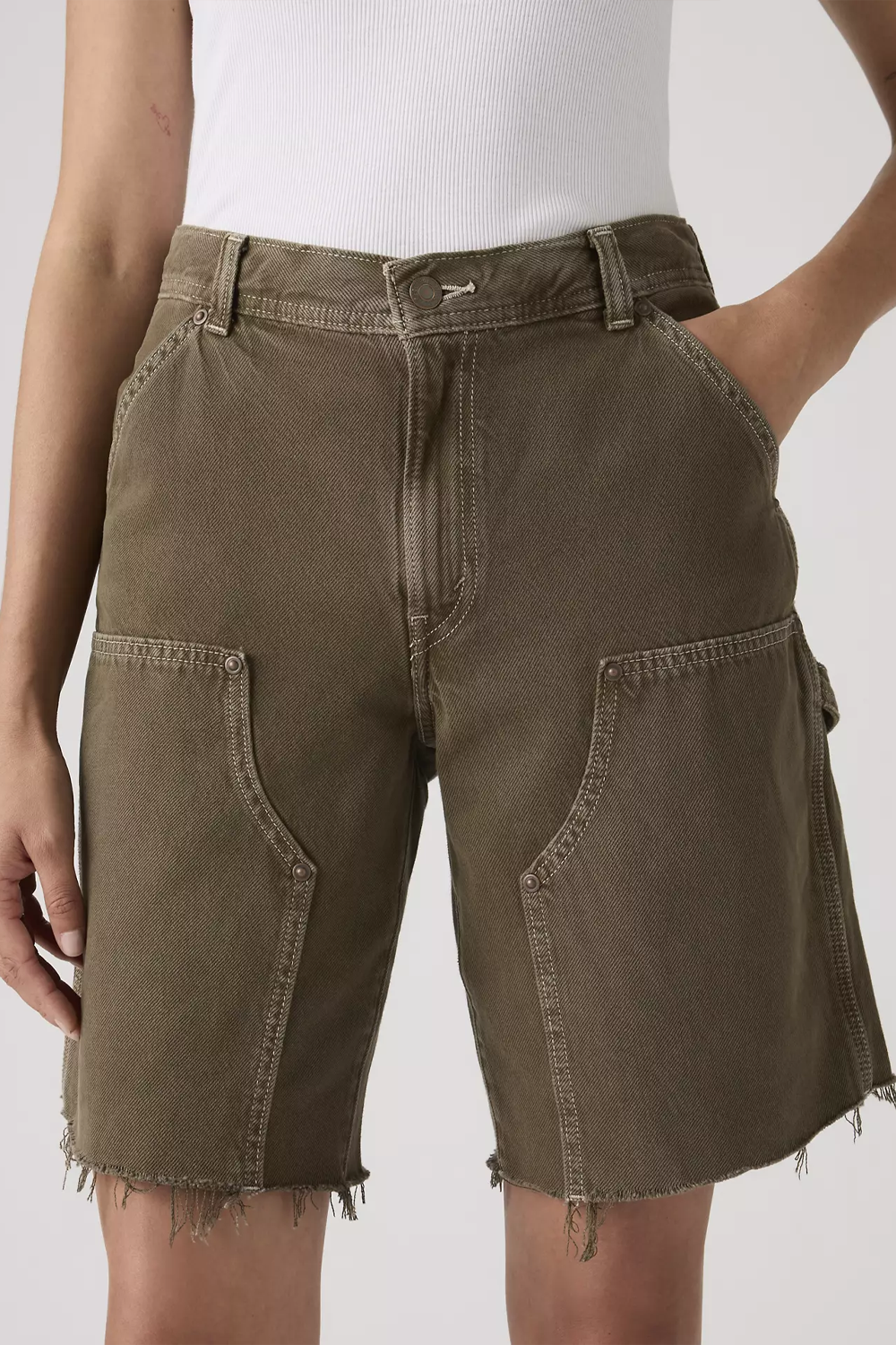 Women's Levi's Baggy Dad Utility Short in Washed Canteen