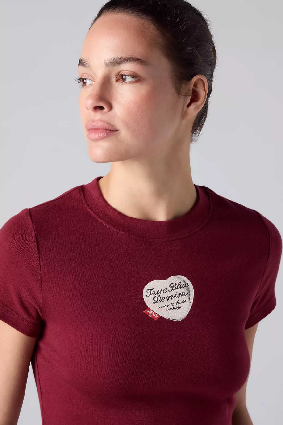 Women's Levi's Graphic Essential Baby Tee in True Blue Locket