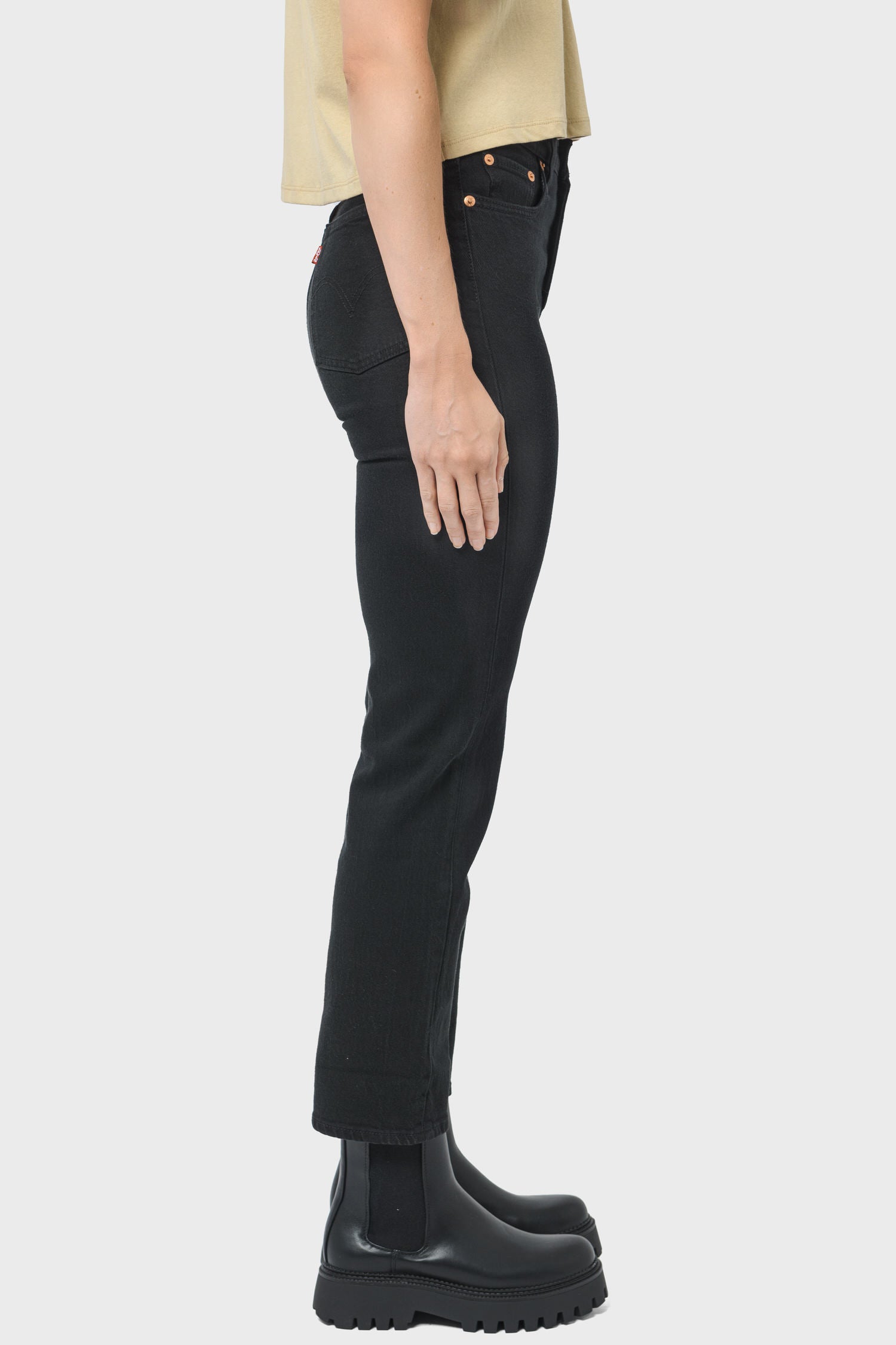 Women's Levi's Wedgie Straight Fit in Black Sprout