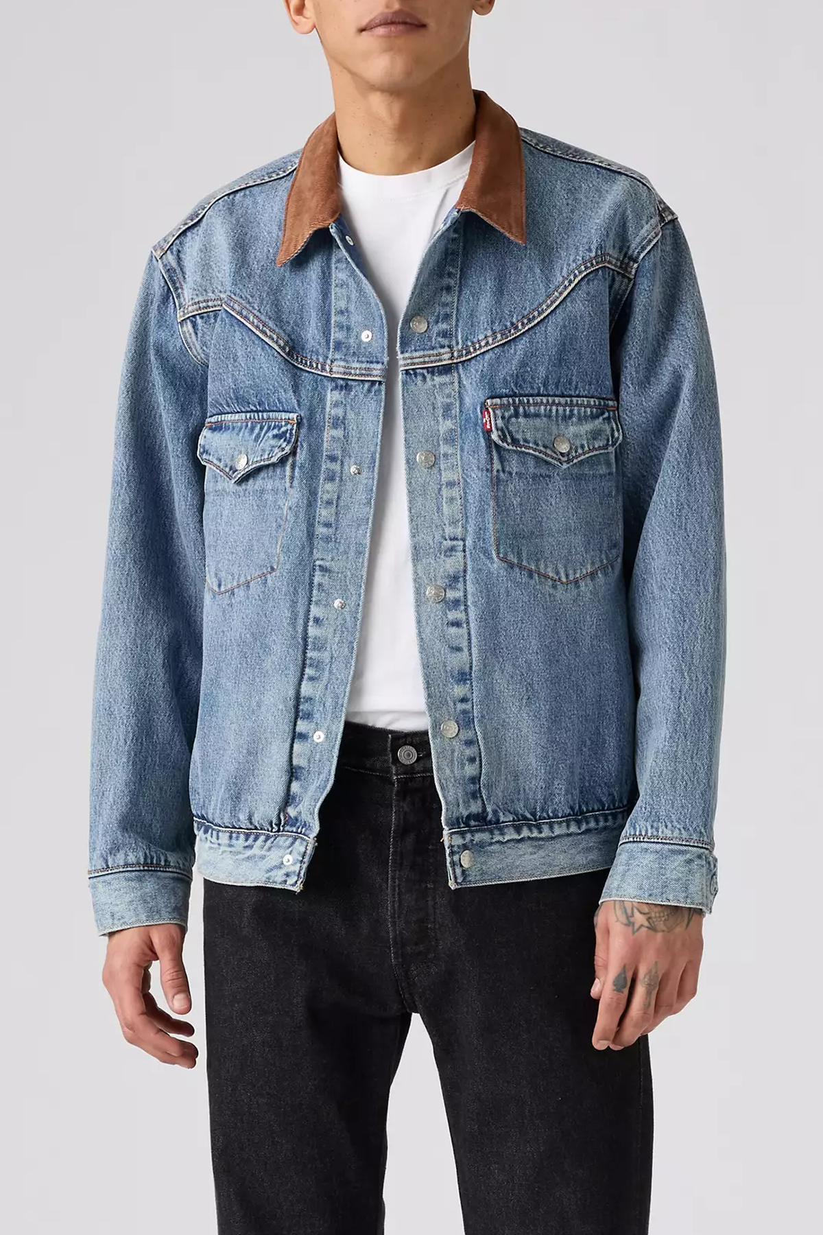 Men's Levi's Western Shorthorn Trucker in Off To Parris
