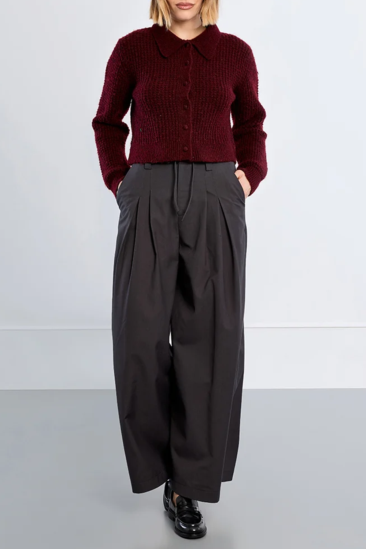 Women's Molly Bracken Collared Cardigan in Bordeaux