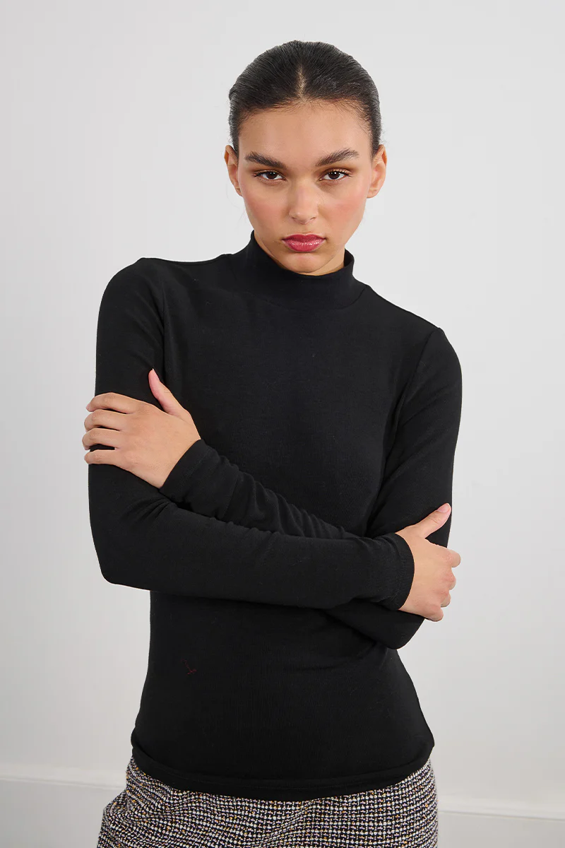 Women's Molly Bracken Essential Turtleneck in Black