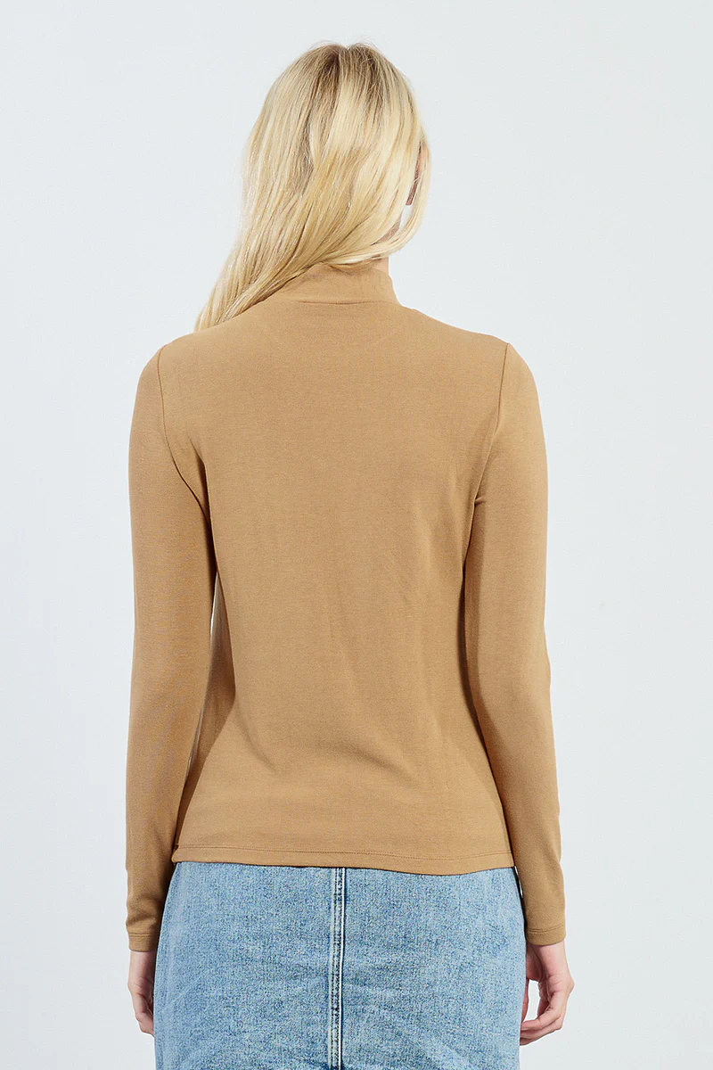 Women's Molly Bracken Essential Turtleneck in Camel