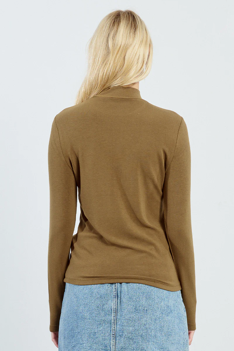Women's Molly Bracken Essential Turtleneck in Khaki