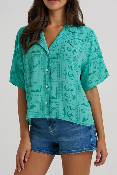 Women's Wrangler Punchy Camp Shirt in Icon Green