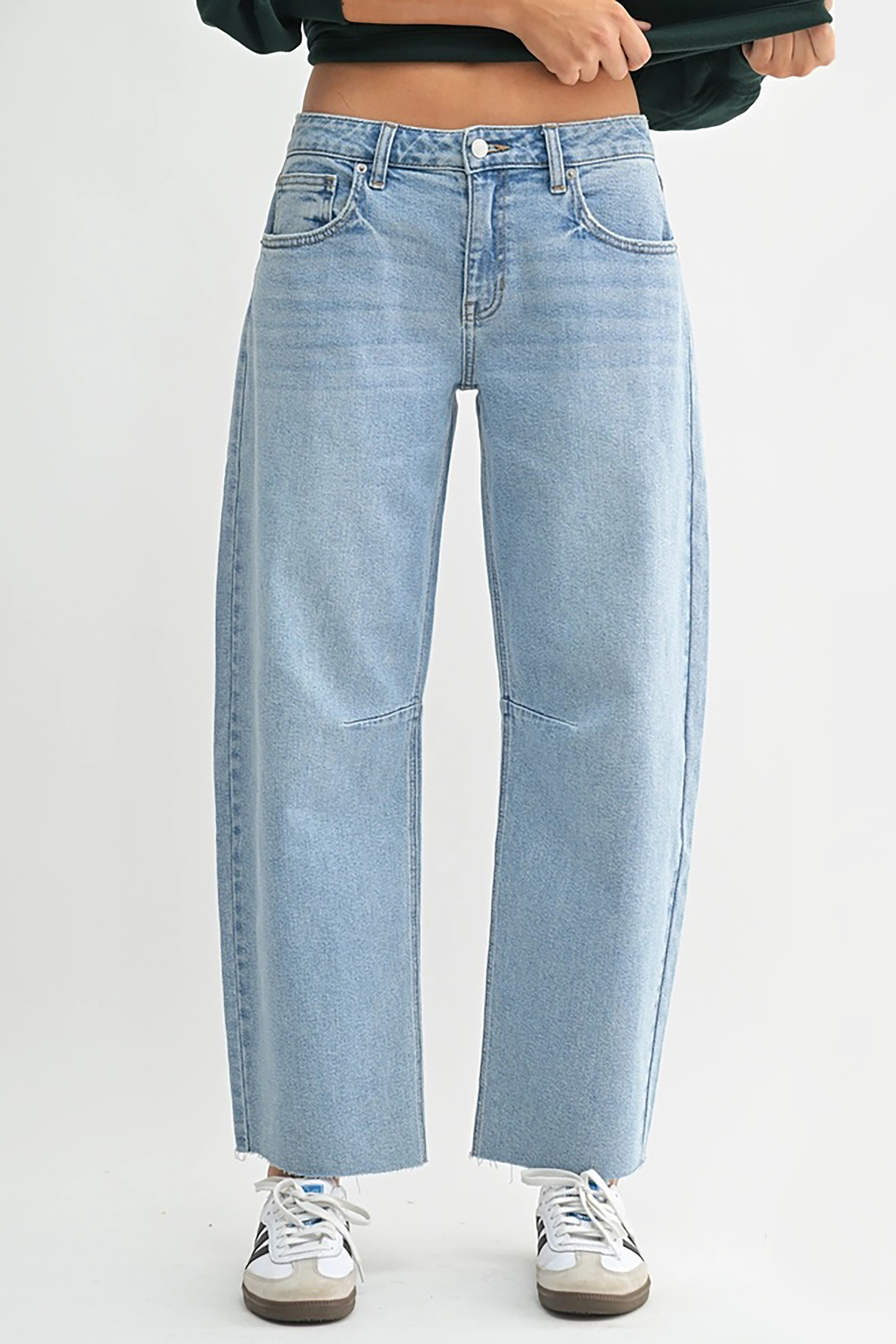 Barrel Jeans in Light Wash