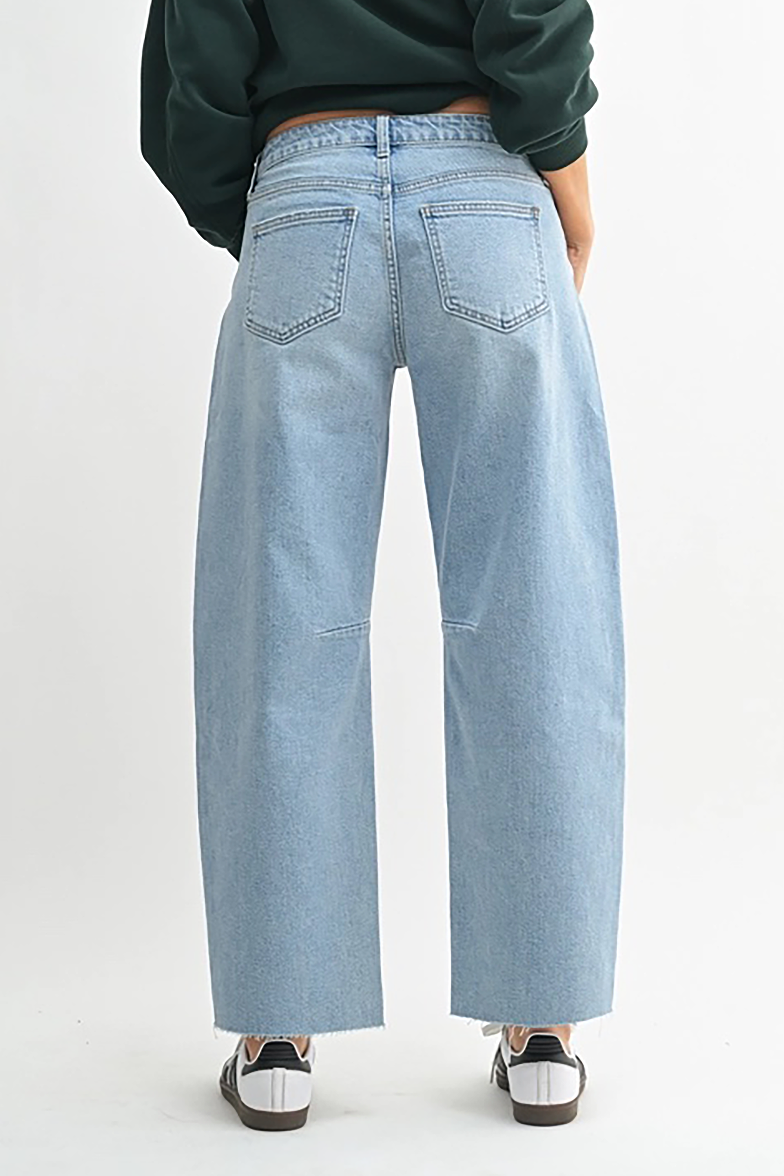 Barrel Jeans in Light Wash