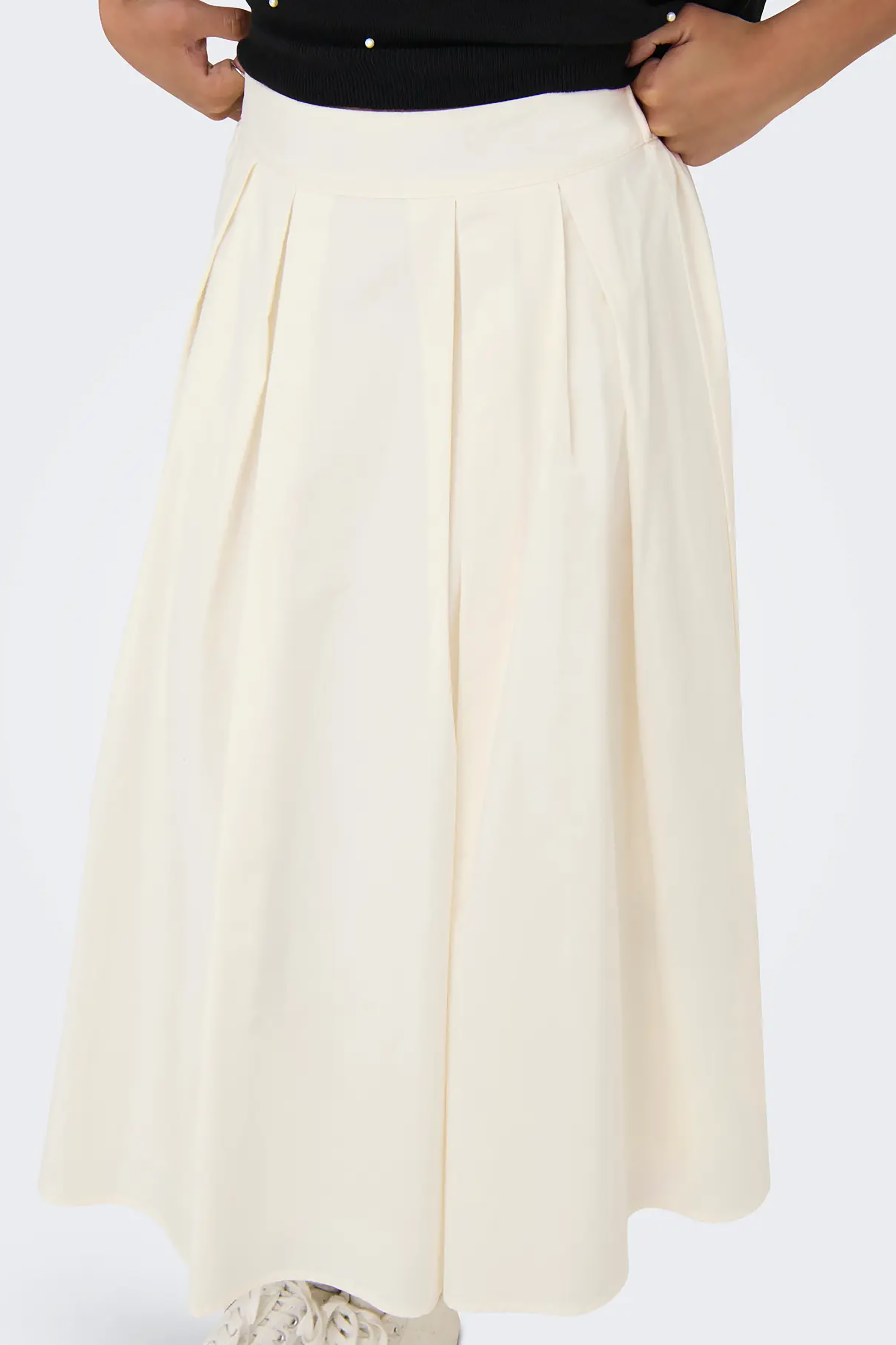 Maila Long Pleat Skirt in Cloud Dancer