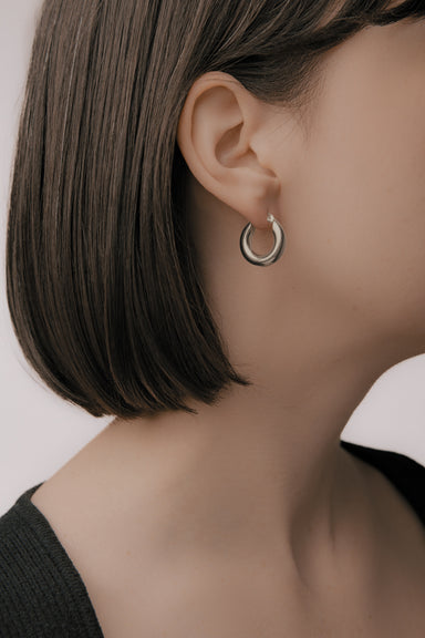 Chubby Latch Clasp Hoop Earring in Silver