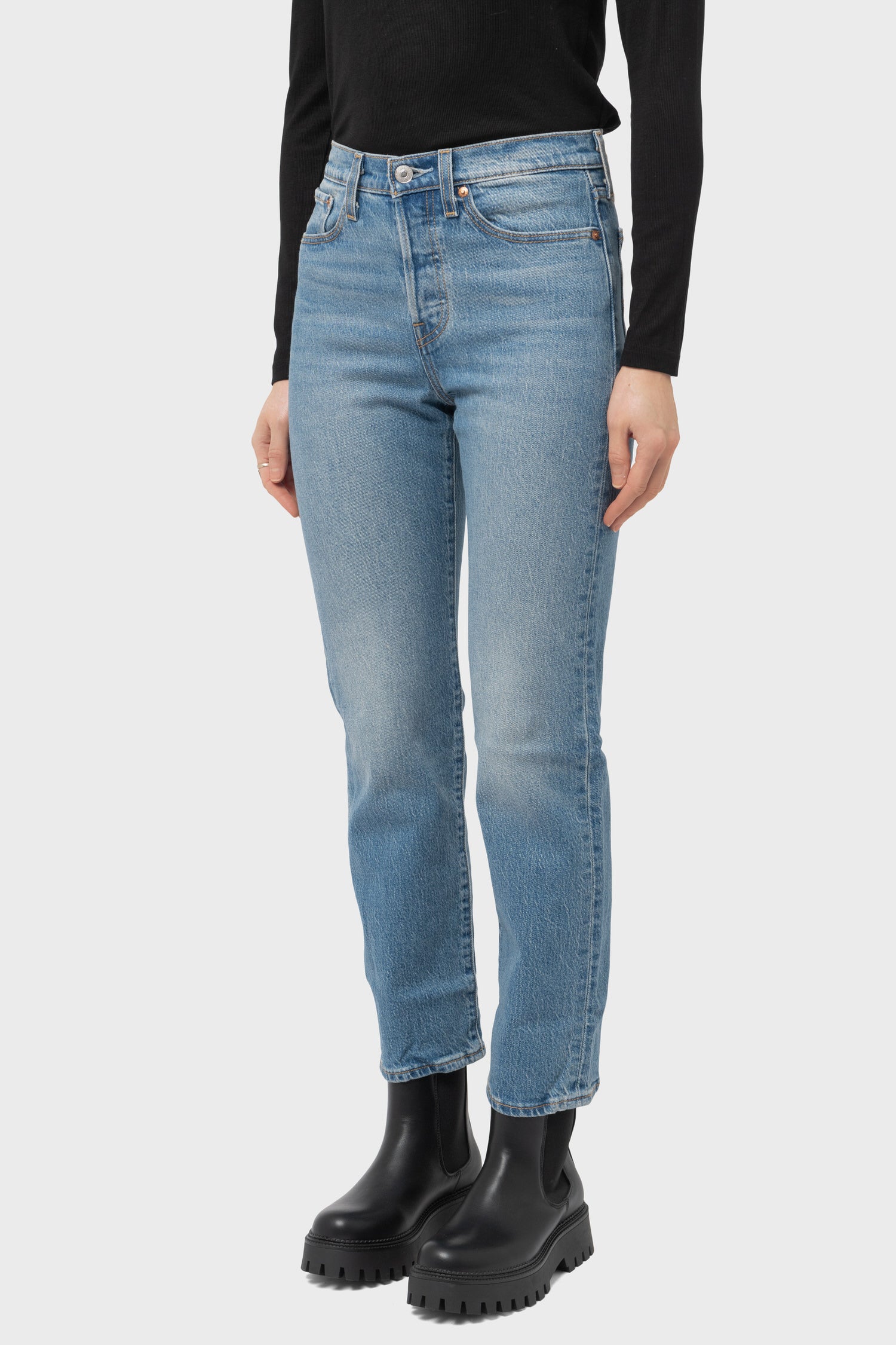 Women's Levi's Wedgie Straight Fit in Calling All Blues