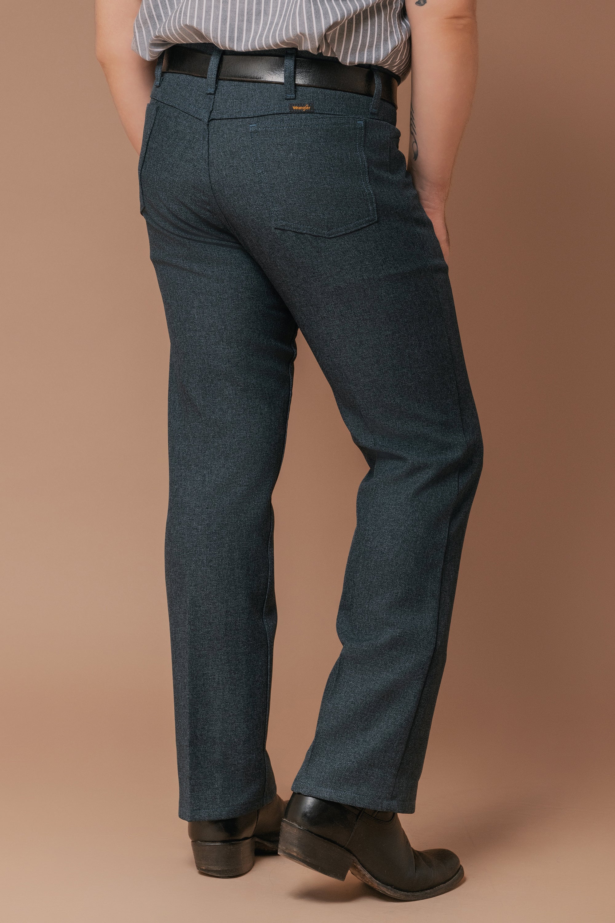 Men's Wrangler Wrancher Dress Jean in Heather Blue